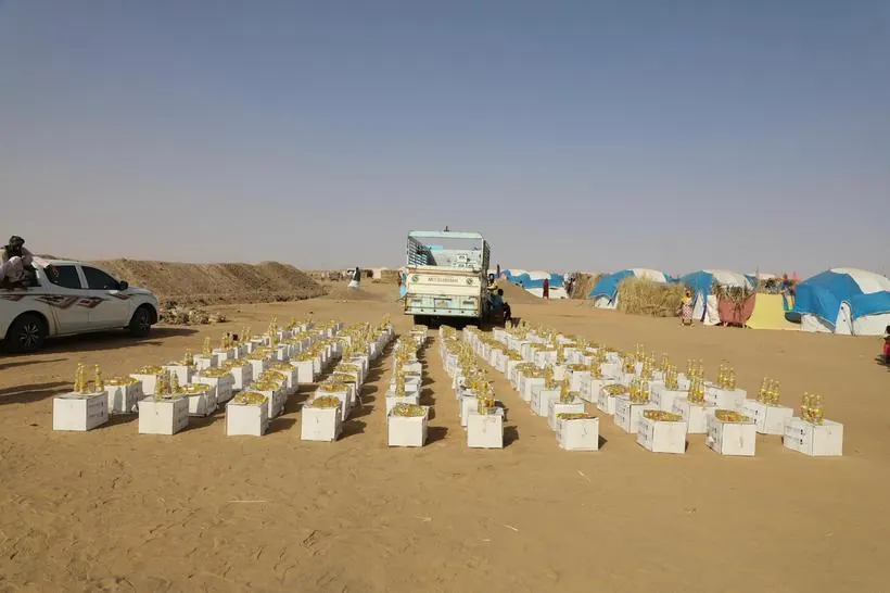 Food parcel distribution in Sudan